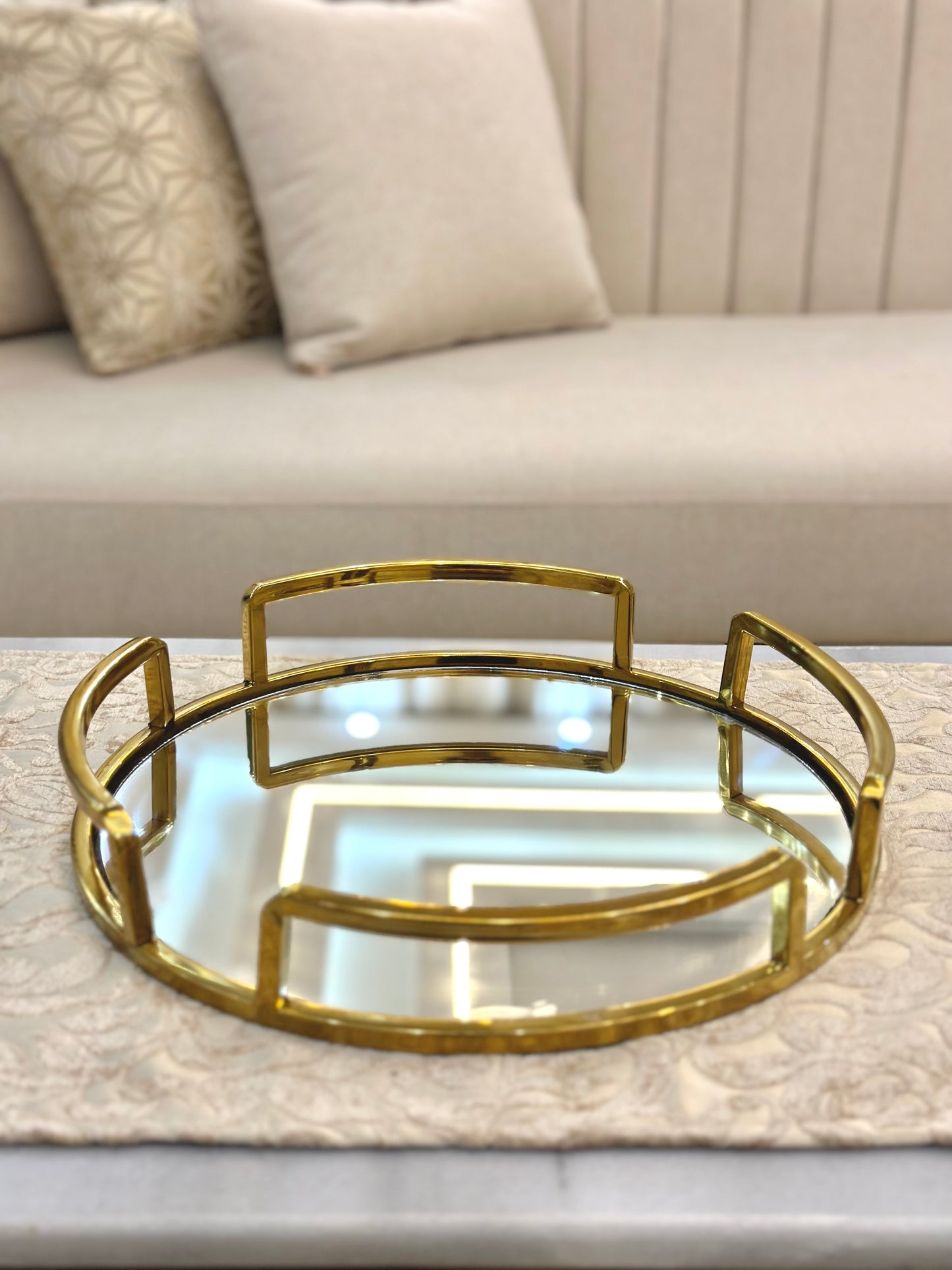 Circular mirror tray